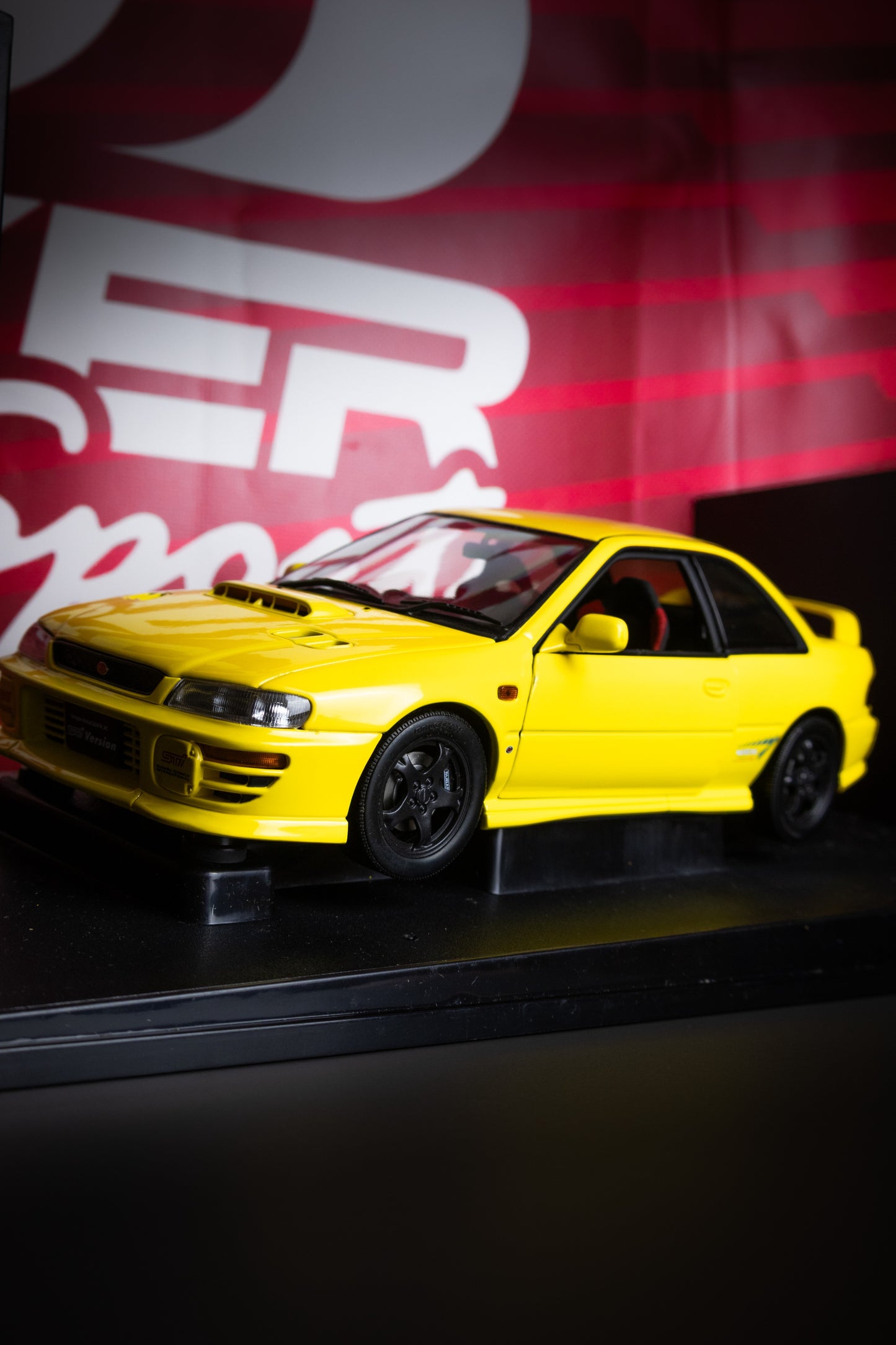AUTOART GC8 IMPREZA TYPE R CHASE YELLOW (READ DESCRIPTION)