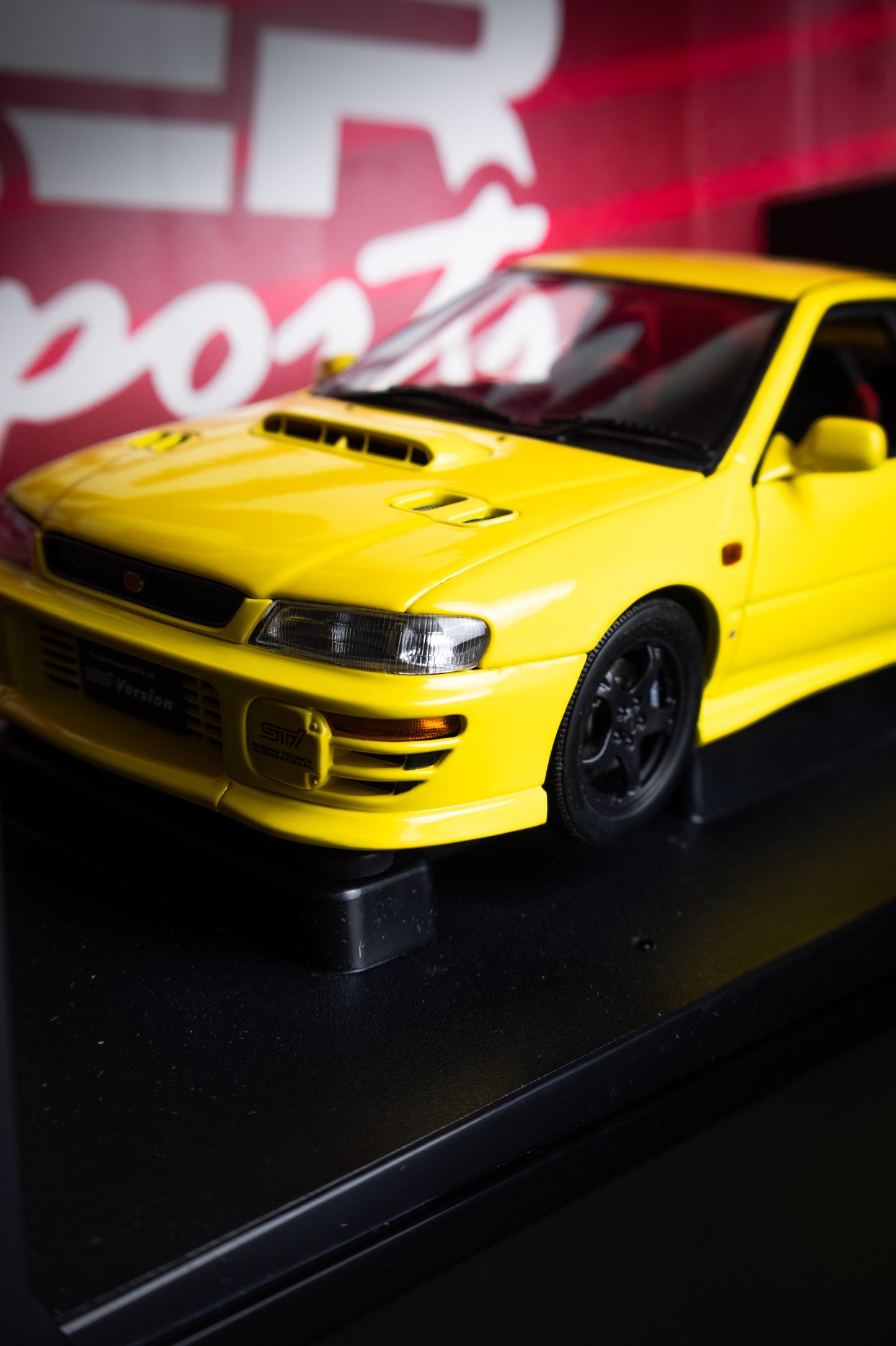 AUTOART GC8 IMPREZA TYPE R CHASE YELLOW (READ DESCRIPTION)