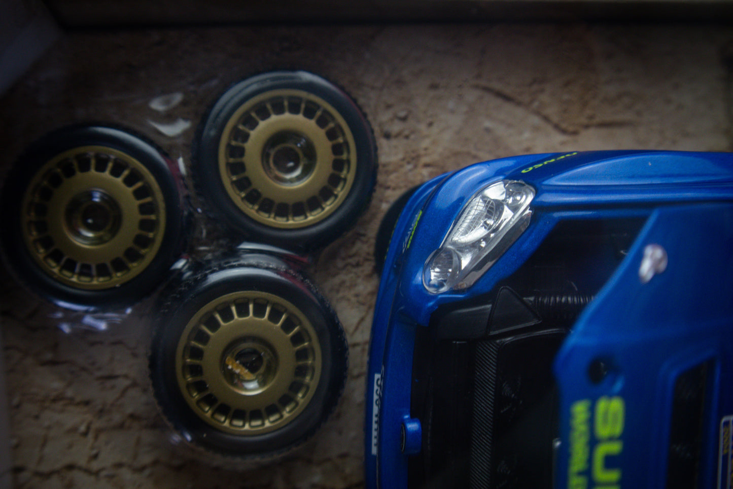 HOTWHEELS SUBARU STI WRC 1:18 SCALE SET