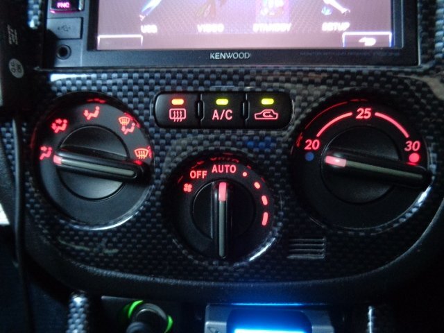 GENUINE SUBARU CATALOG OPTION CARBON STYLE HVAC CONTROL PANEL TRIM FOR '04 GDB